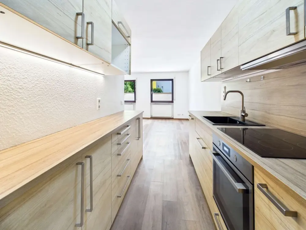 Bad Cannstatt mal anders: 3-Zimmer Wohnung mit Terrasse und außergewöhnlichem Gewölbekeller