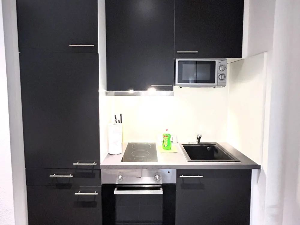 Ready for move in - modern and spacious serviced apartment in Frankfurt-Niederrad