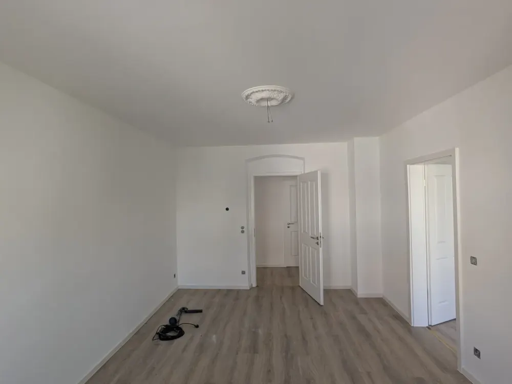 Altbaucharme & Erstbezug nach Kernsanierung: Helle 3-Zimmer-Wohnung mit Balkon in St. Johannis!