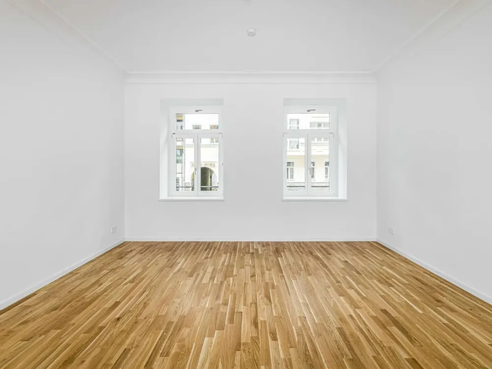 Renovated 3-Room Old Building Apartment with Balcony and Two Bathrooms