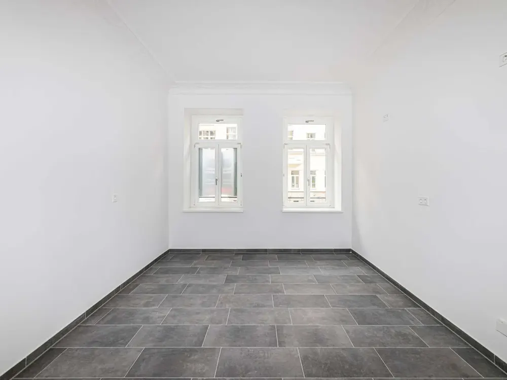 Renovated 3-Room Old Building Apartment with Balcony and Two Bathrooms