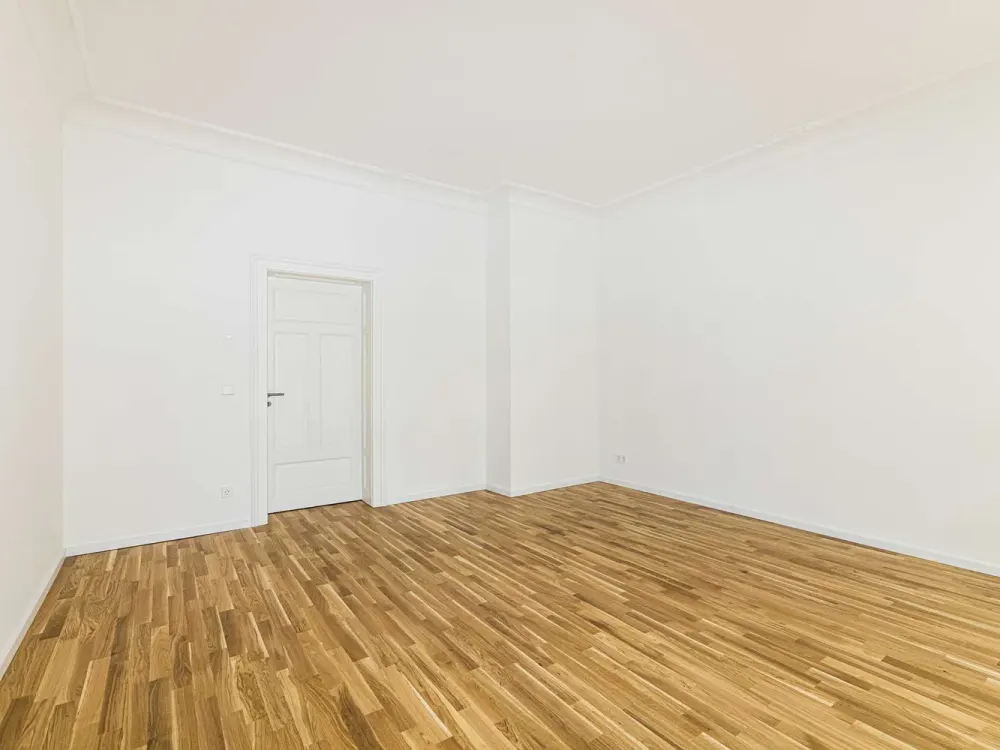 Renovated 3-Room Old Building Apartment with Balcony and Two Bathrooms