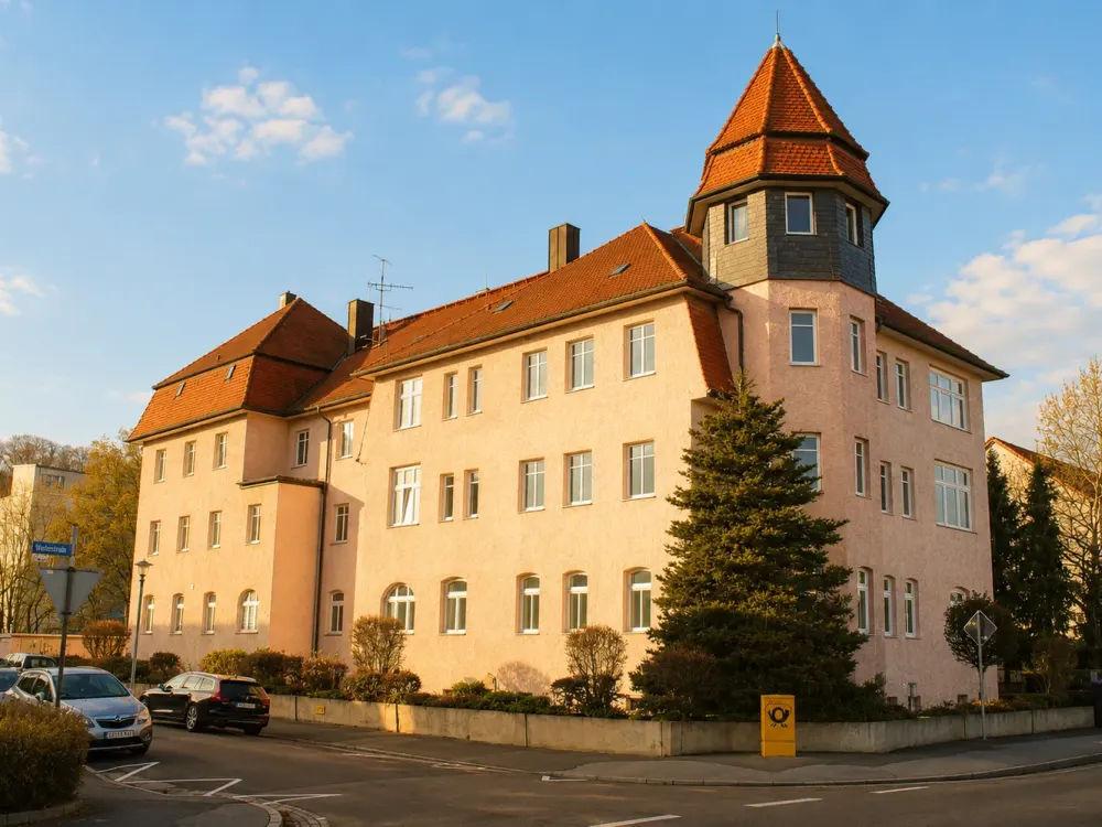 2.5-Room Apartment Centrally Located in Heidenau, Newly Renovated, Beautiful Living Atmosphere and High Comfort