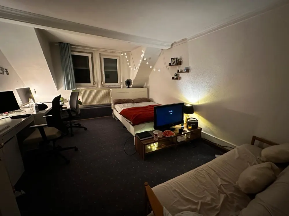 Möbliert 22qm WG-Zimmer in Stuttgart Osten nahe Mercedes