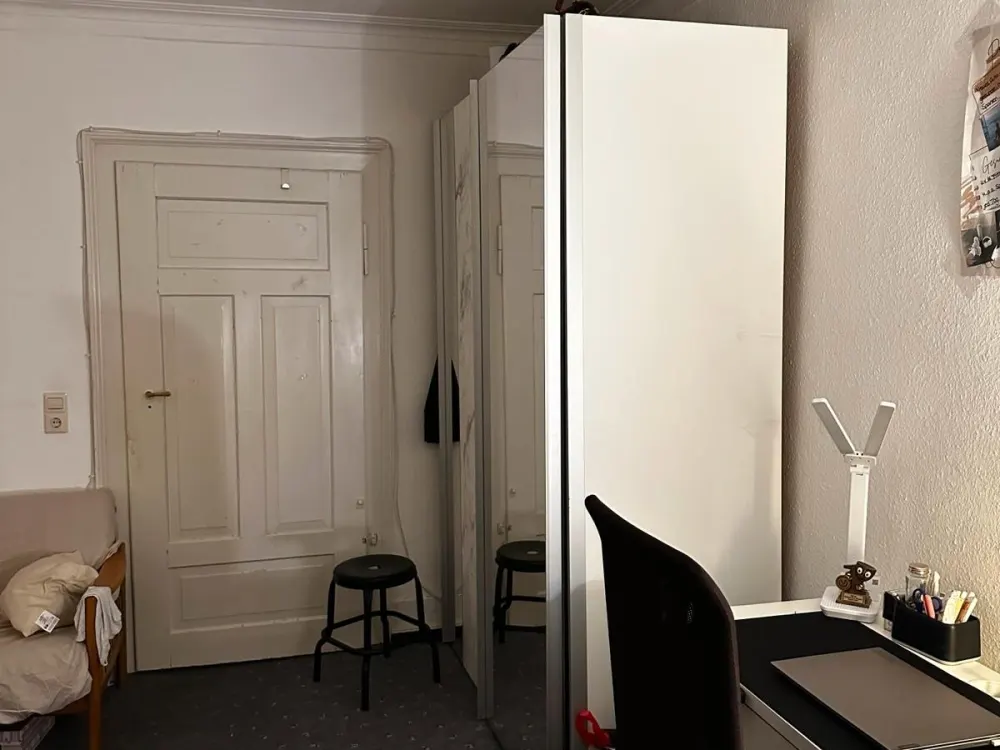 Möbliert 22qm WG-Zimmer in Stuttgart Osten nahe Mercedes