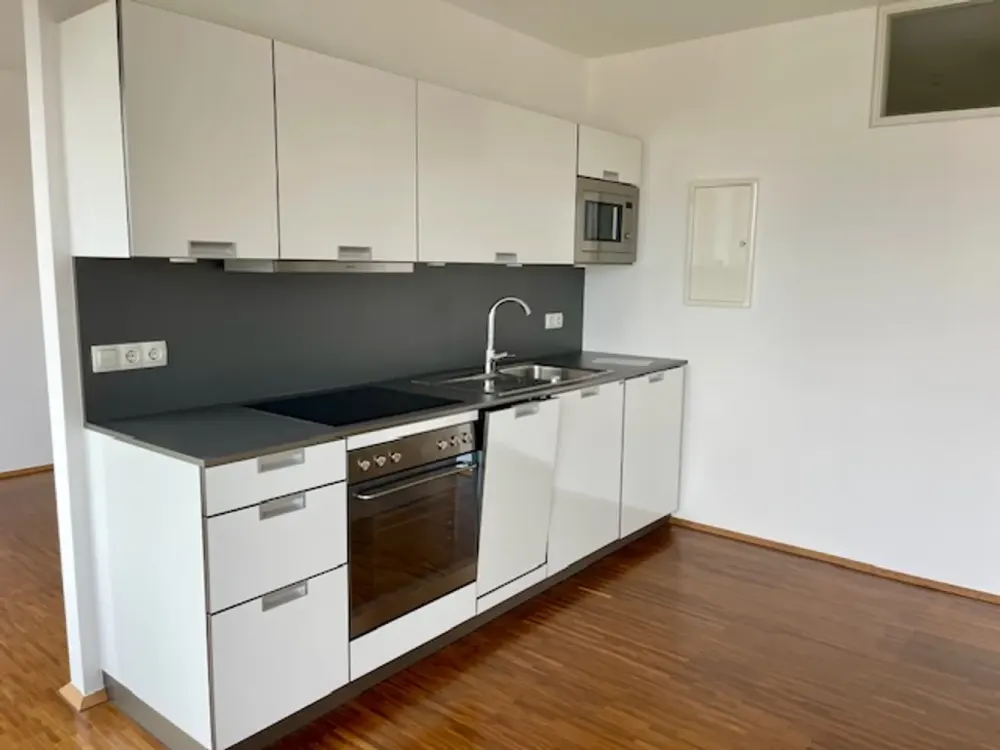 Ffm-Niederrad - Modernes Appartement mit Einbauküche und Einbauschränken