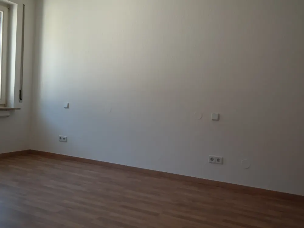 Neuw. helles 2 R.-Appartement, mit EBK + Lift + Balkon