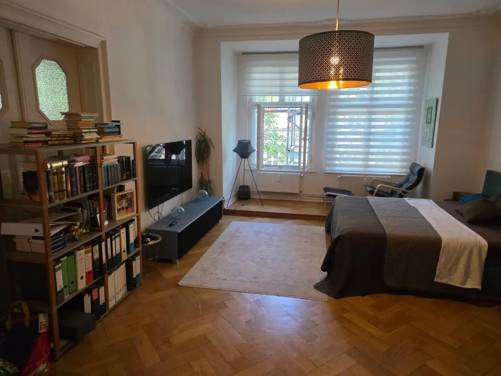 4-Zimmer-Altbauwohnung | 135 m² | 2.200 € warm | EBK mit Abstand