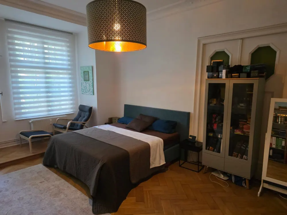 4-Zimmer-Altbauwohnung | 135 m² | 2.200 € warm | EBK mit Abstand