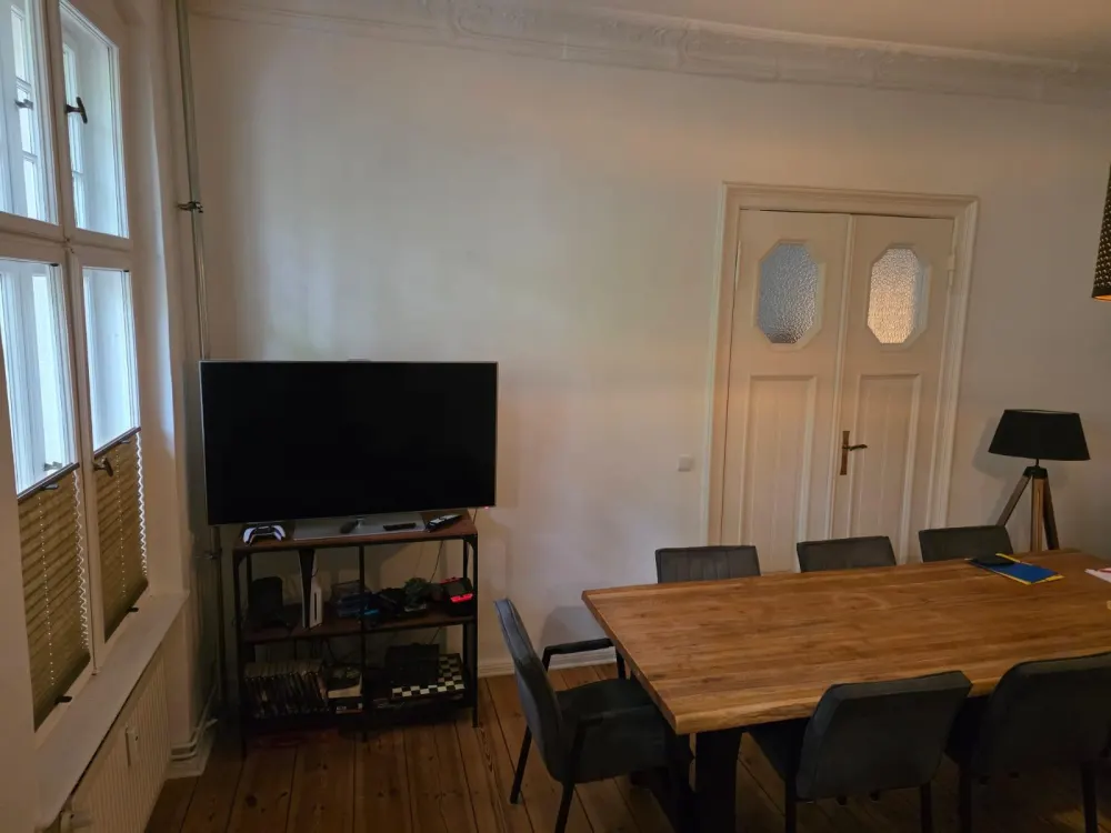 4-Zimmer-Altbauwohnung | 135 m² | 2.200 € warm | EBK mit Abstand