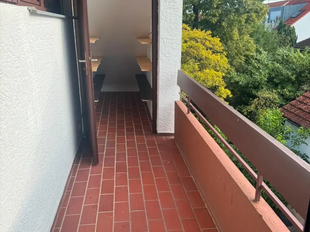 Kernsanierte 2 Zimmer DG - Wohnung in Nellingen