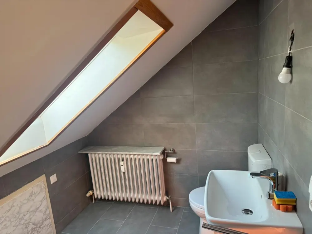 Kernsanierte 2 Zimmer DG - Wohnung in Nellingen