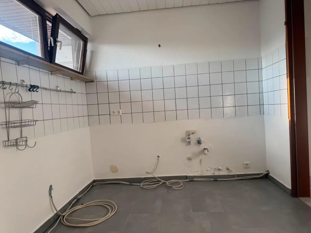 Kernsanierte 2 Zimmer DG - Wohnung in Nellingen