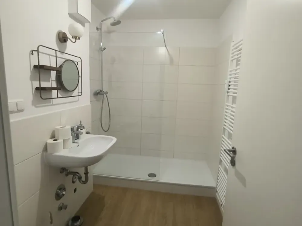 Moderne 2-Zimmer Wohnung mit Balkon im 2. OG in Frankfurt Ostend