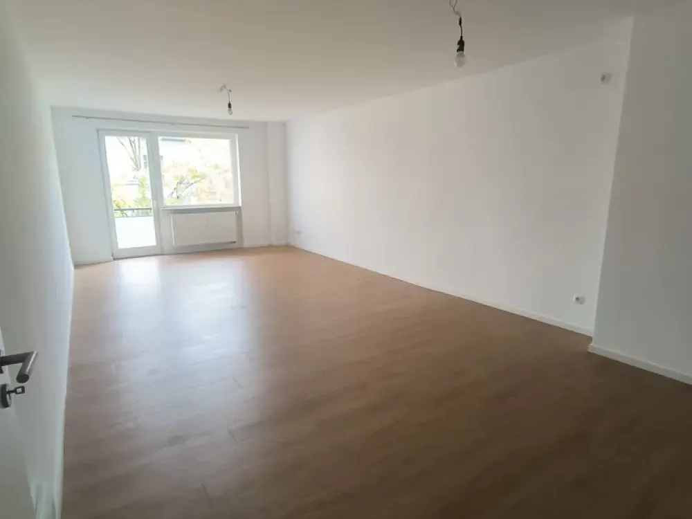 Moderne 2-Zimmer Wohnung mit Balkon im 2. OG in Frankfurt Ostend