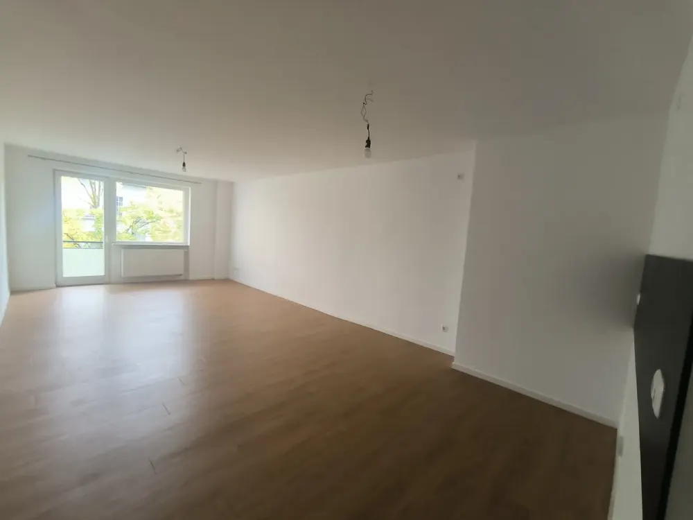 Moderne 2-Zimmer Wohnung mit Balkon im 2. OG in Frankfurt Ostend