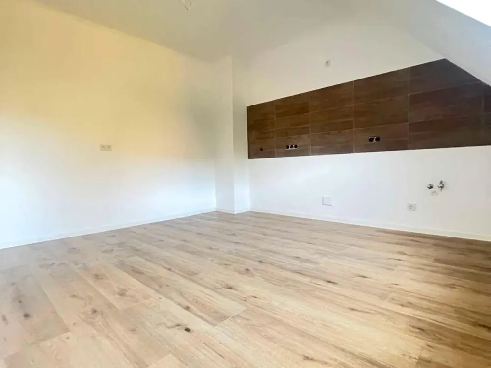 Helle, kernsanierte Dachgeschosswohnung in St. Ingbert-Rentrisch