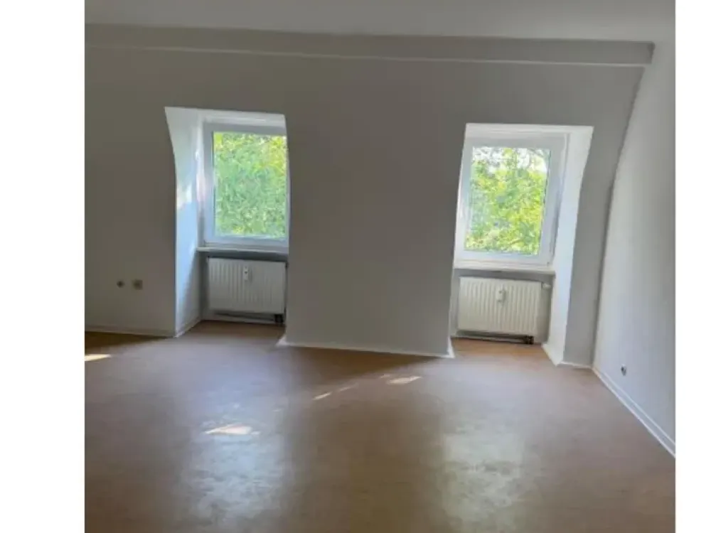 2 Zimmer DG-Wohnung in Stuttgart-Nord