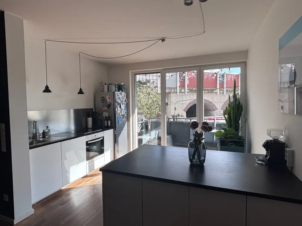 Suitable for shared living!, Furnished 3-room apartment in Neuehrenfeld for rent, limited term