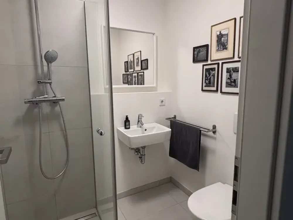 Suitable for shared living!, Furnished 3-room apartment in Neuehrenfeld for rent, limited term