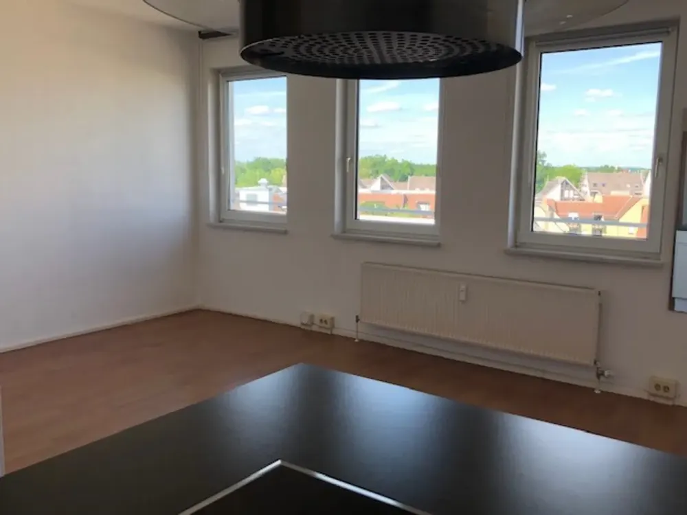Sehr gepflegte 1-Zimmer-Wohnung mit Einbauküche und TG-Stellplatz in Nürnberg