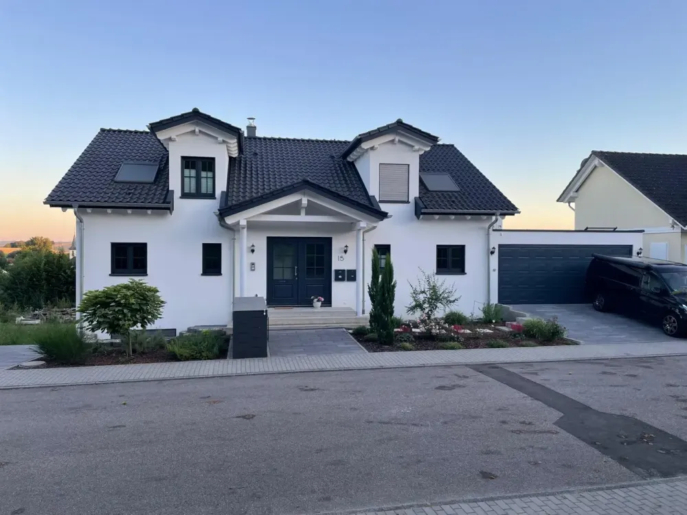 Stilvolle 3-Zimmer-DG-Panorama-Wohnung mit Einbauküche und Balkon in Bruchsal-Helmsheim