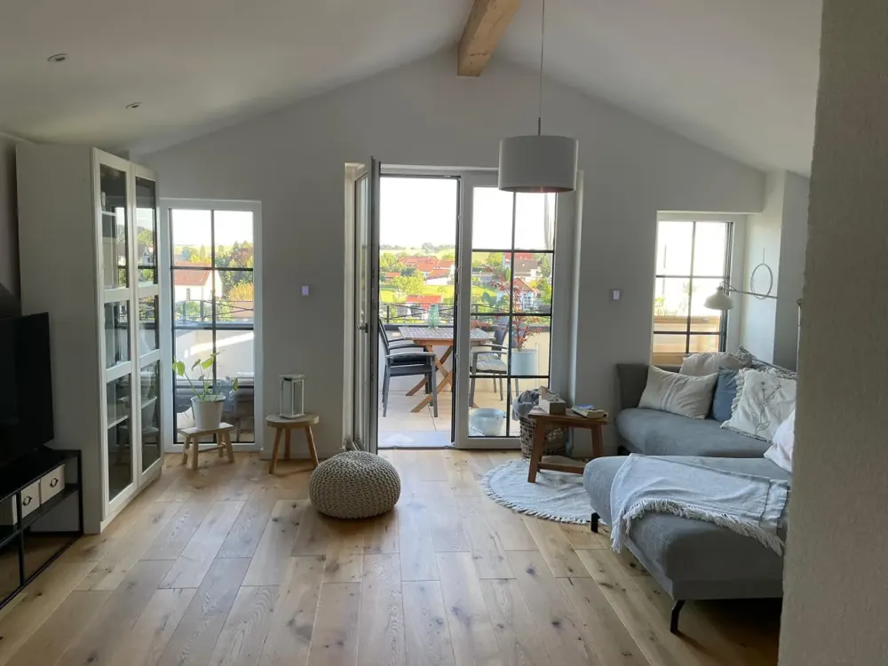 Stilvolle 3-Zimmer-DG-Panorama-Wohnung mit Einbauküche und Balkon in Bruchsal-Helmsheim