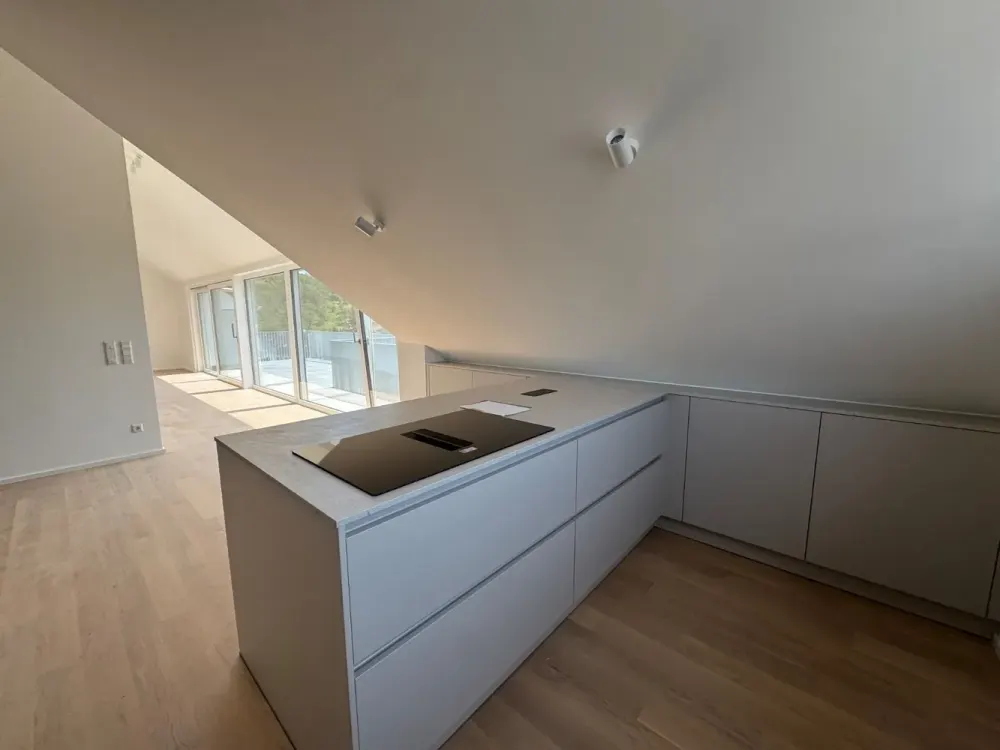Lichtdurchflutetes Penthouse mit sonniger Dachterrasse und Weitblick
