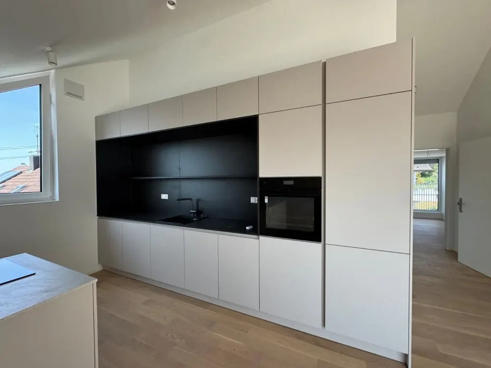Lichtdurchflutetes Penthouse mit sonniger Dachterrasse und Weitblick