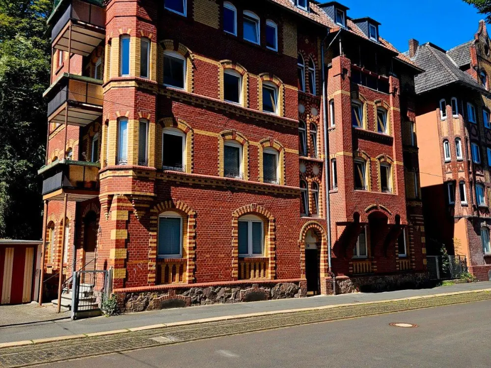 Großzügige Maisonette Wohnung 120 m² 2 Balkone zentrale Lage EBK
