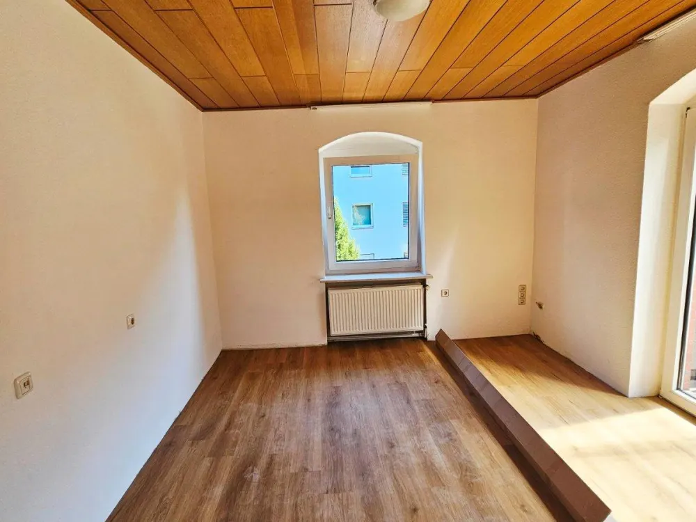 Großzügige Maisonette Wohnung 120 m² 2 Balkone zentrale Lage EBK