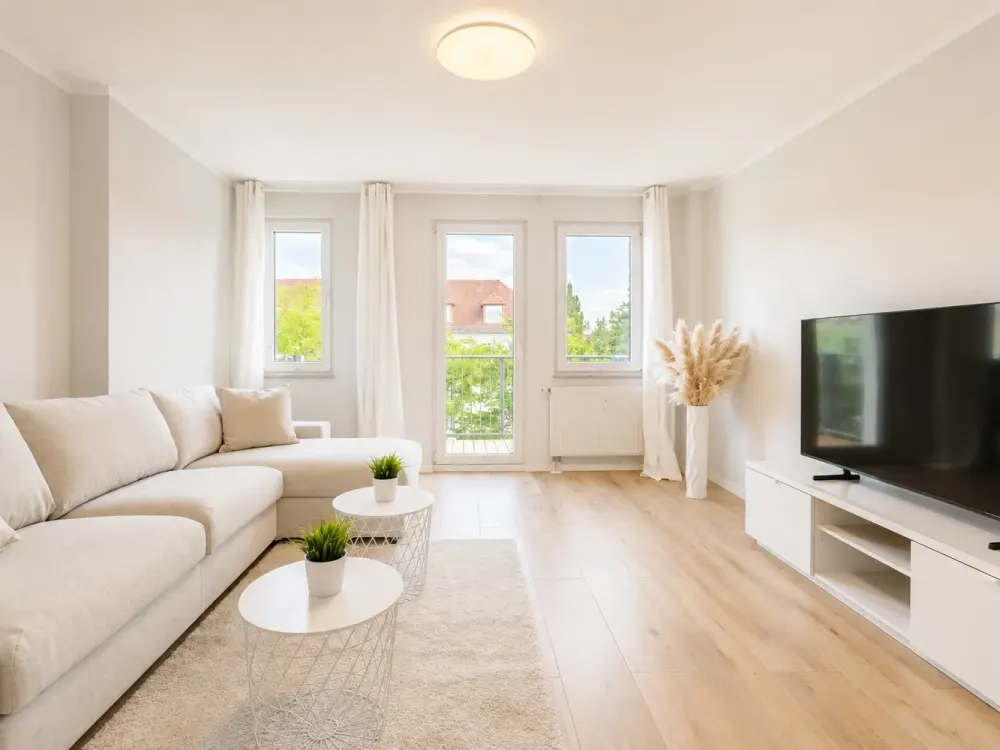 First occupancy after renovation* 2-room apartment* 2nd floor* Balcony* modern furnishings* fitted kitchen* bathroom with shower* central*