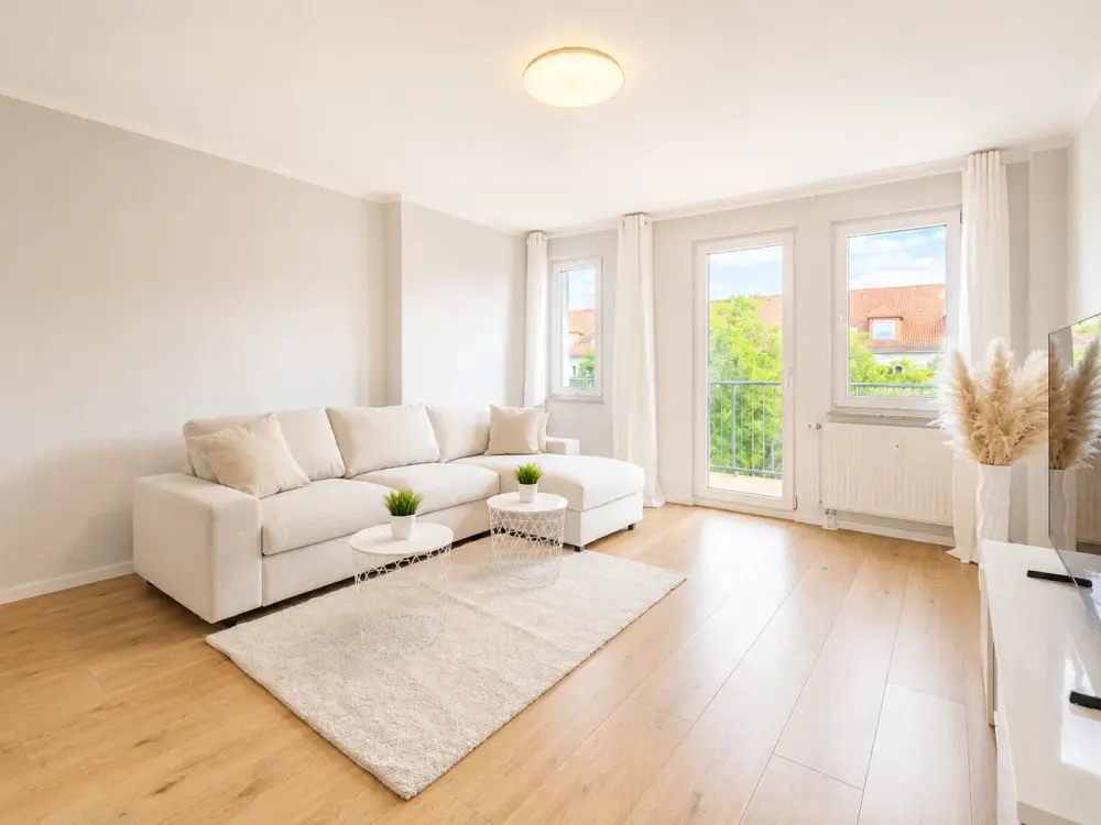 First occupancy after renovation* 2-room apartment* 2nd floor* Balcony* modern furnishings* fitted kitchen* bathroom with shower* central*