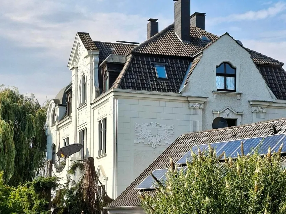 großzügige Altbauwohnung in Jugendstilhaus