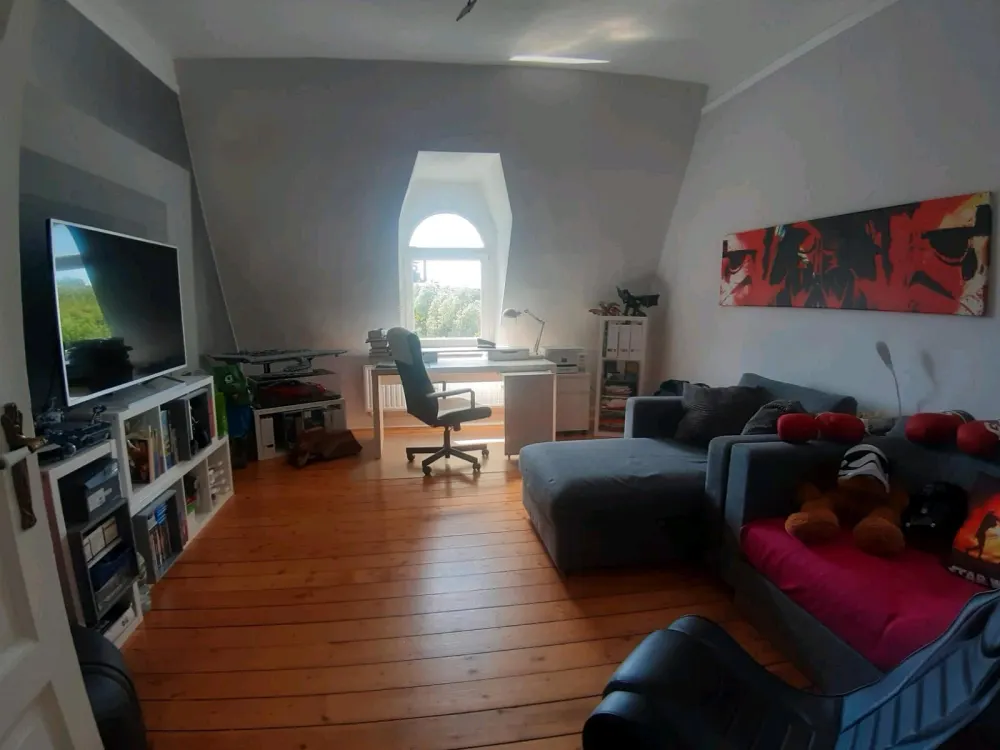 großzügige Altbauwohnung in Jugendstilhaus
