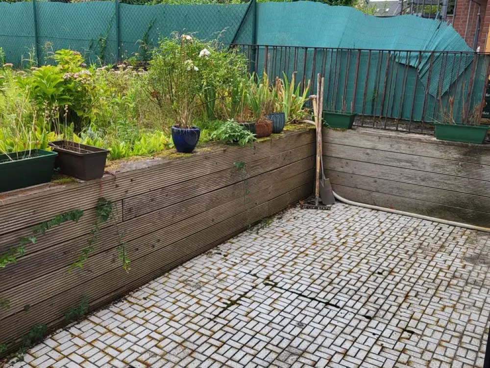 1-Room Apartment with Large Terrace and Shared Garden Use in Flehe