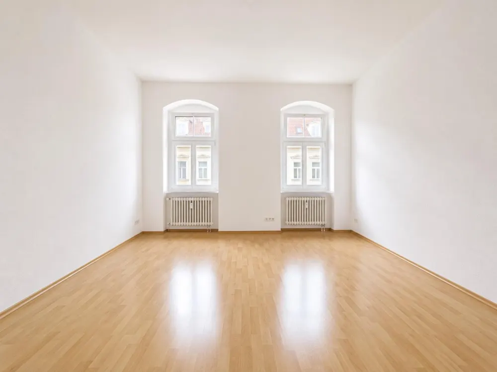 Helle 2-Zimmerwohnung mit EBK, Wanne, Balkon, Stellplatz