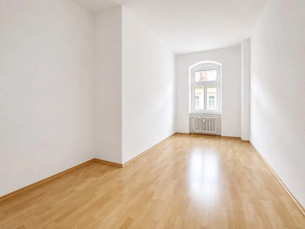 Helle 2-Zimmerwohnung mit EBK, Wanne, Balkon, Stellplatz
