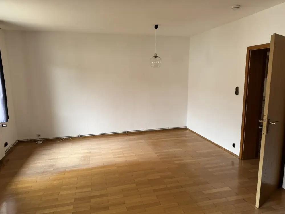 Rare Offer: Well-Maintained, 30 sqm Living Room with Fireplace, Eat-in Kitchen with Fitted Kitchen and Garage