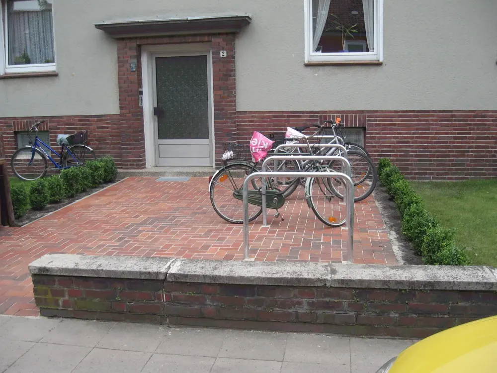 Rare Offer: Well-Maintained, 30 sqm Living Room with Fireplace, Eat-in Kitchen with Fitted Kitchen and Garage