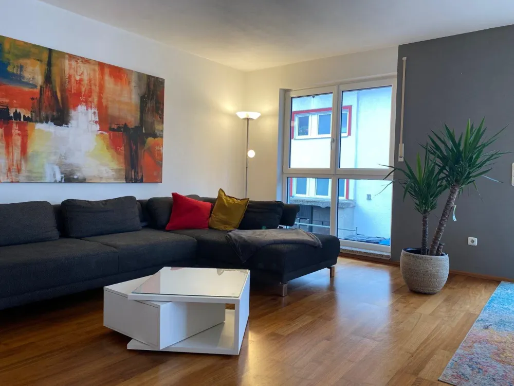 Möbliert: Helle 3-Zimmer Wohnung (voll ausgestattet!) mit Balkon