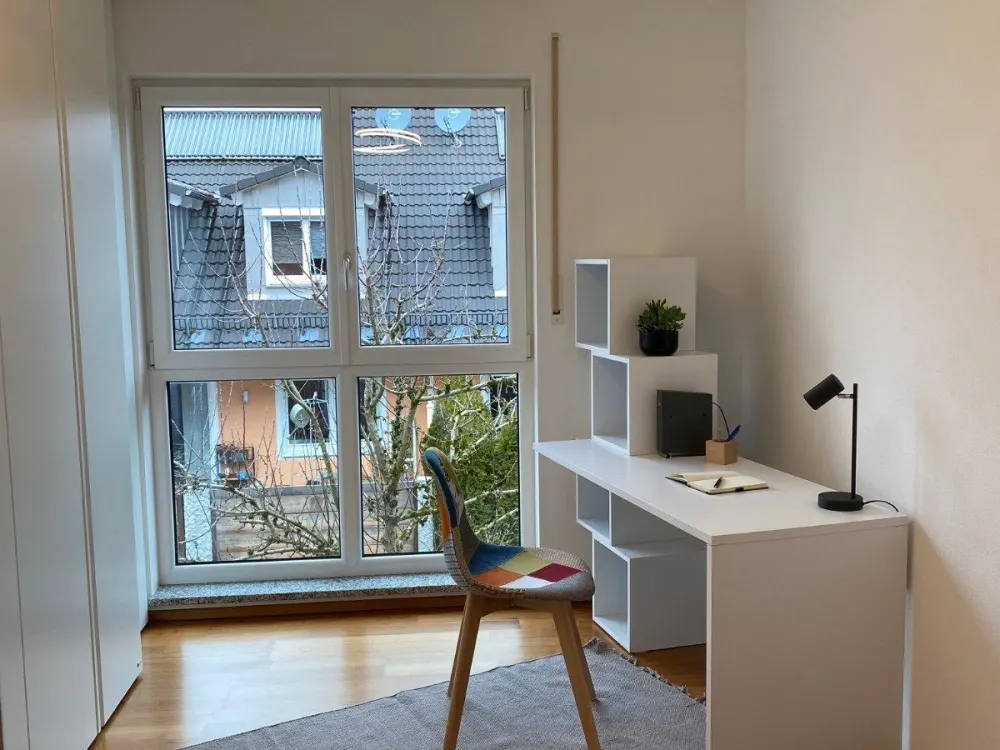 Möbliert: Helle 3-Zimmer Wohnung (voll ausgestattet!) mit Balkon