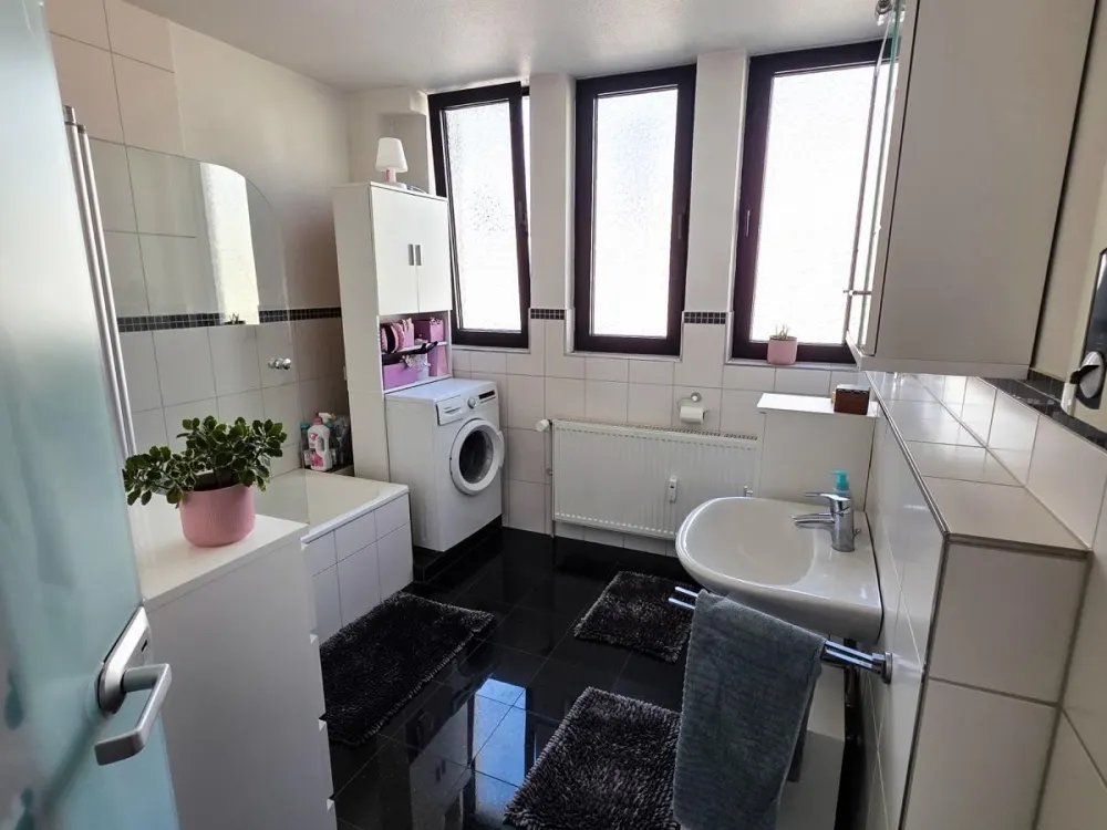 Helle 2-Zimmer-Wohnung mit großer Dachterrasse in St. Johann