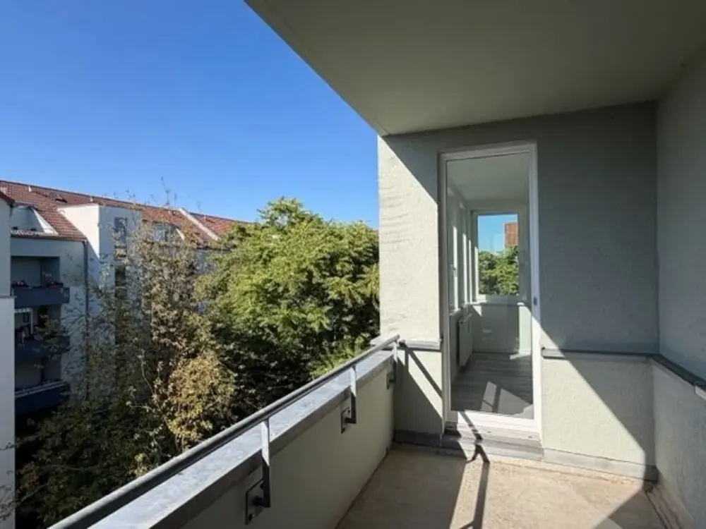 Freundliche Familienwohnung mit Balkon und EBK im schönen Berlin-Karow!