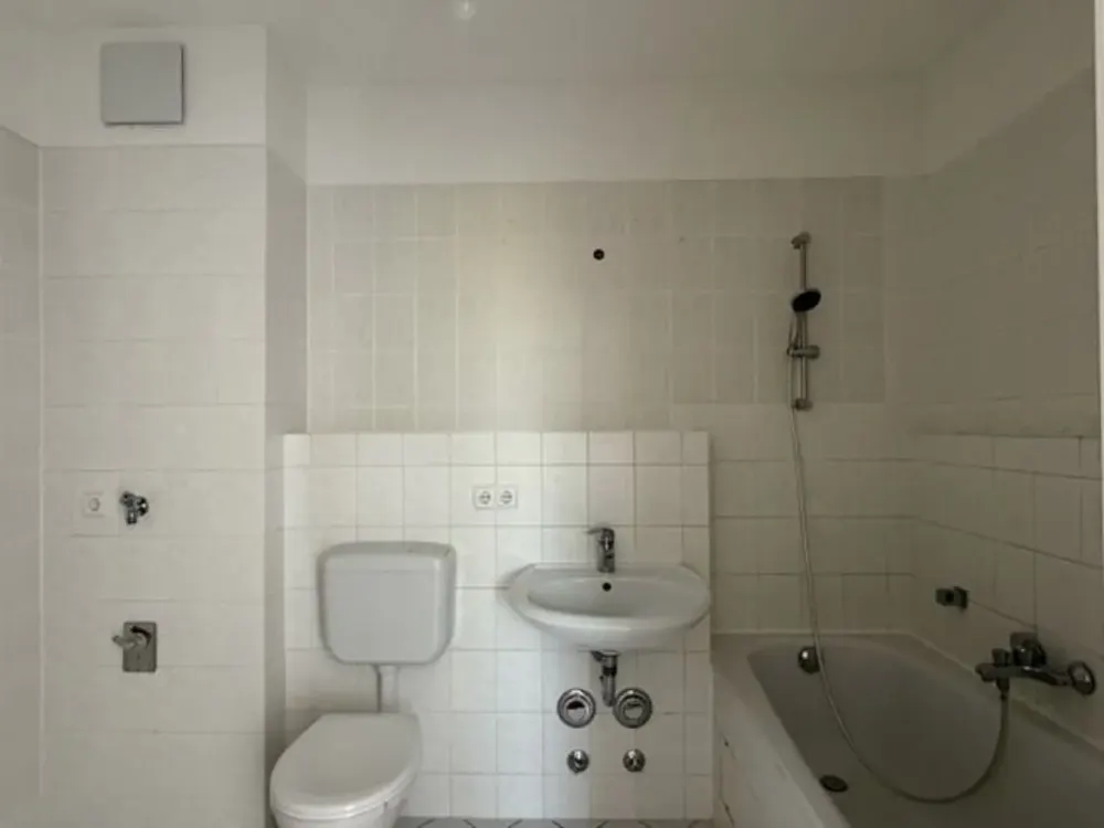 Freundliche Familienwohnung mit Balkon und EBK im schönen Berlin-Karow!