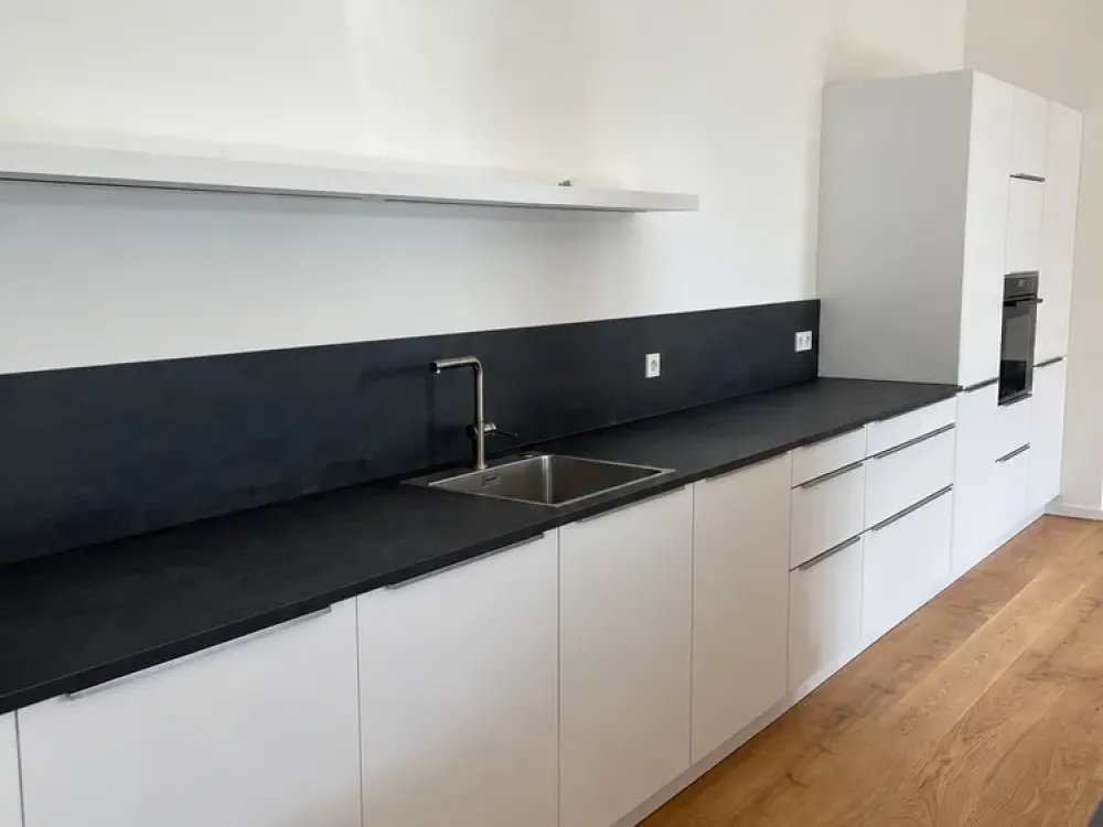 Loft-Charakter im historischen Arsenal | 3 Zimmer | 4 m Decken | Große Terrasse