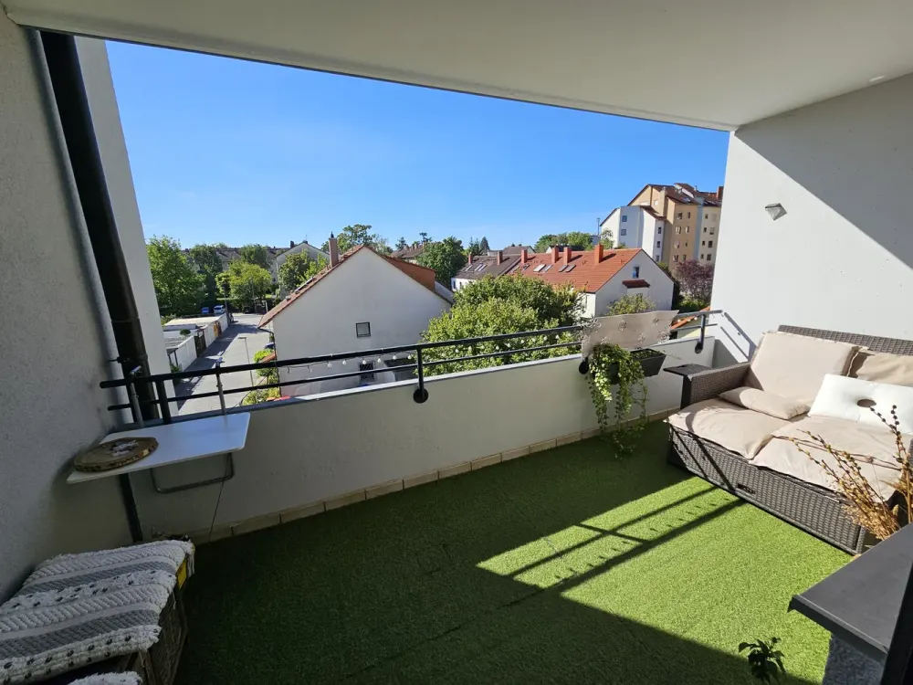Von Privat: helle 4-Zimmer-Wohnung in Langen in zentraler Lage