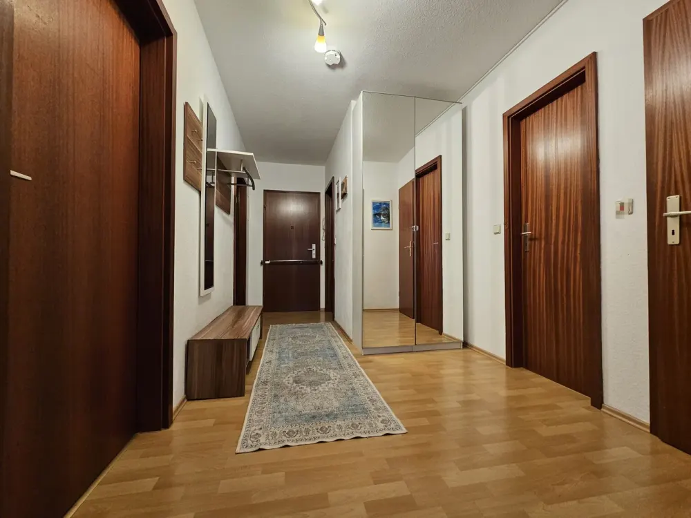 Von Privat: helle 4-Zimmer-Wohnung in Langen in zentraler Lage