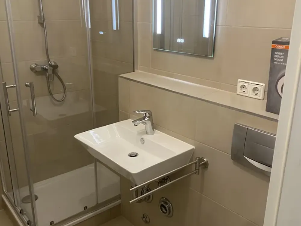 Erstbezug 2 Zimmerwohnung nach Sanierung