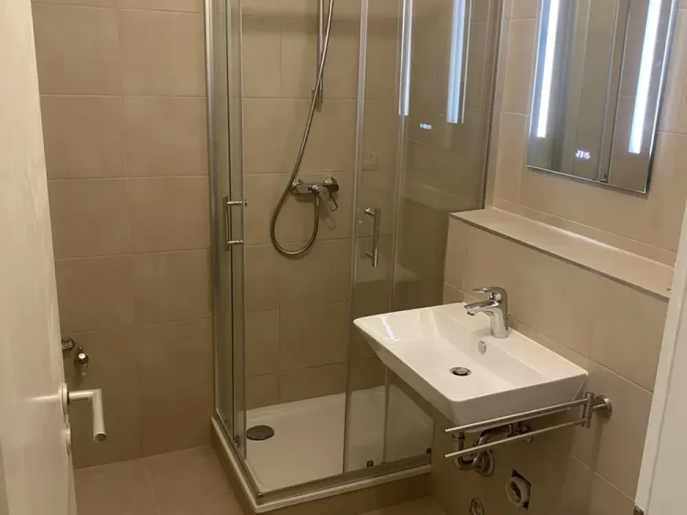 Erstbezug 2 Zimmerwohnung nach Sanierung